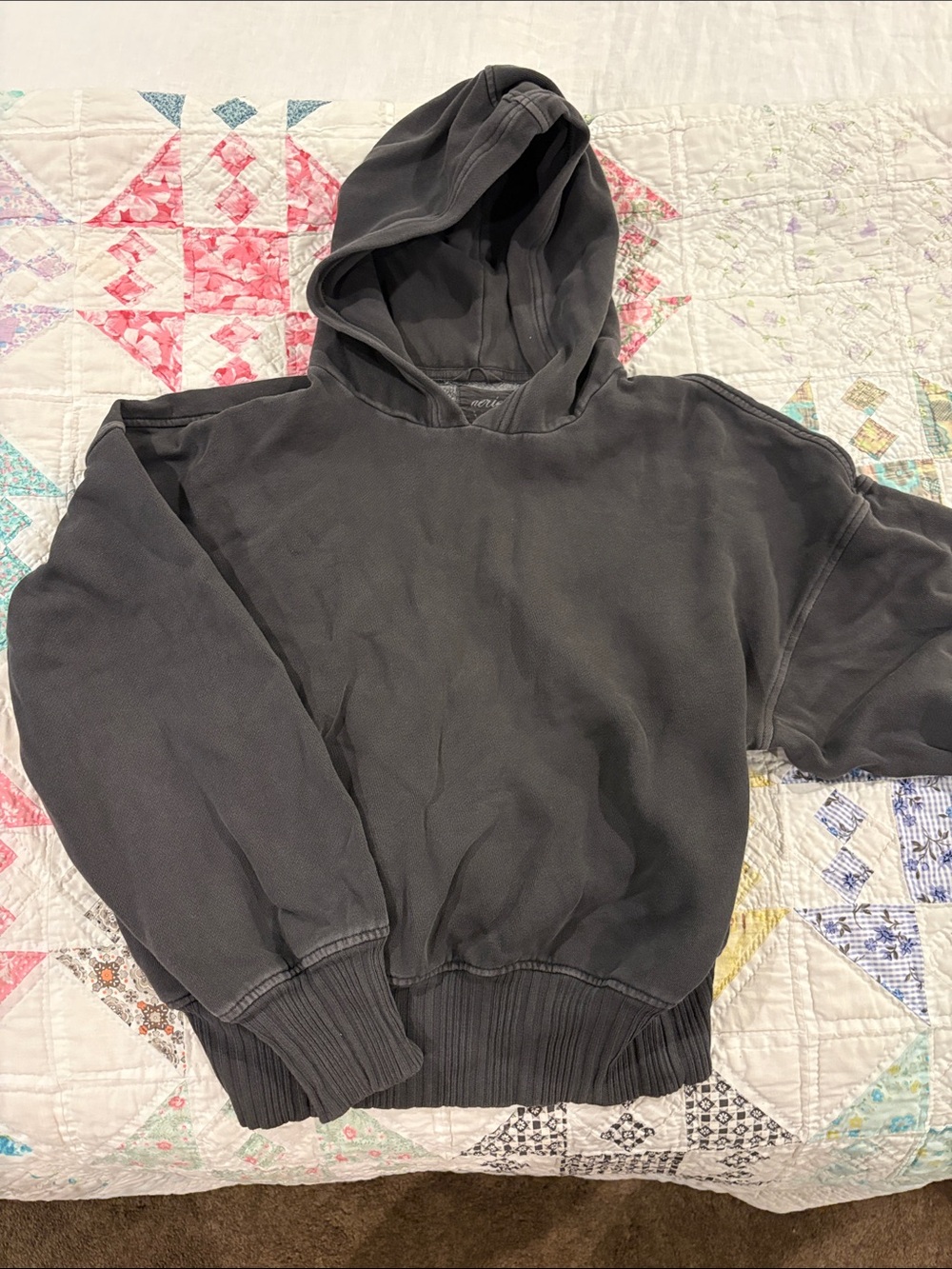 aerie women’s Charcoal Black Crewneck Hoodie